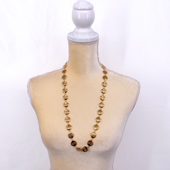 GIVENCHY Vintage Gold Tone Logo Link Necklace - Picture 2 of 10